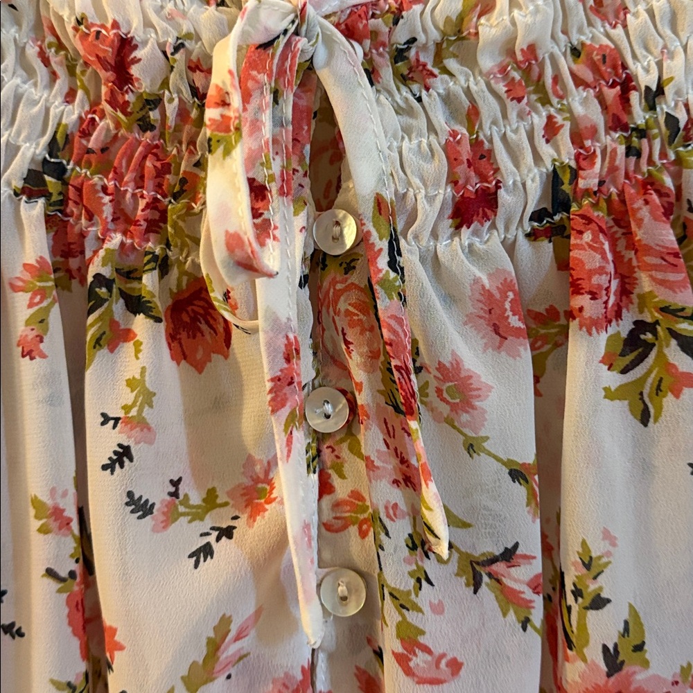 Floral Ruffle Blouse - Picture 3 of 4